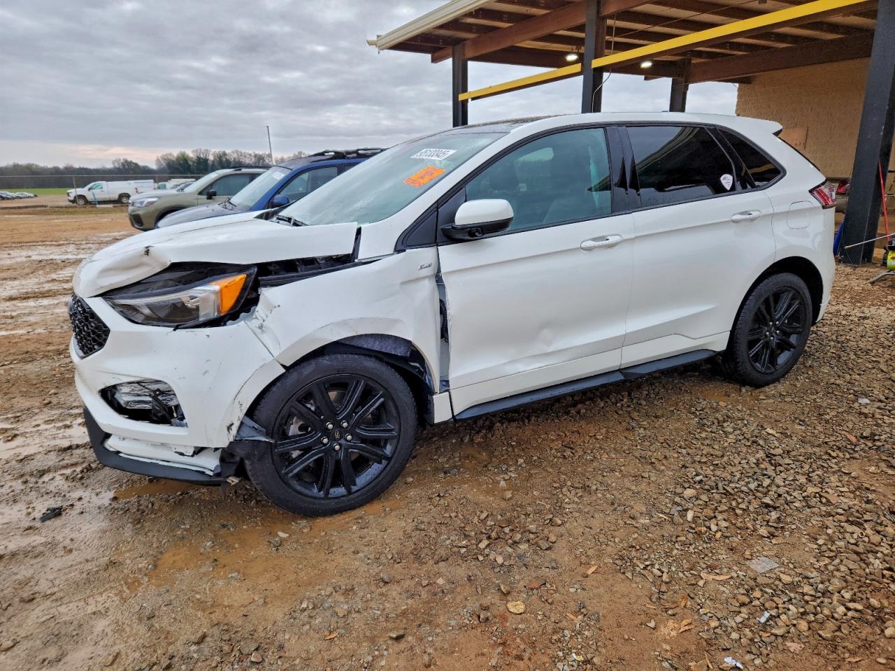 Salvage Ford Edge Image