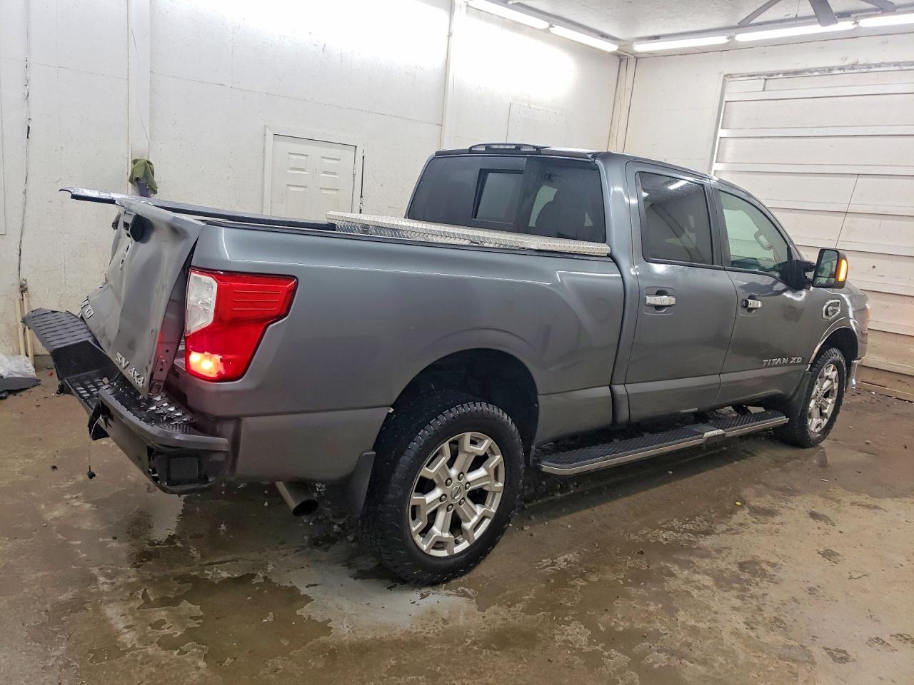 Nissan Titan Sv