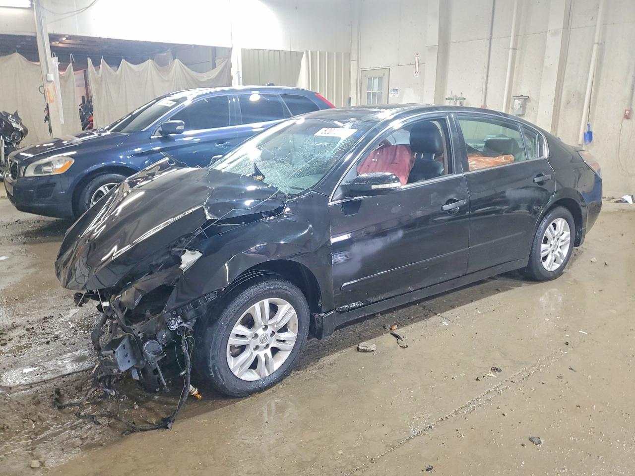 Salvage Nissan Altima Image