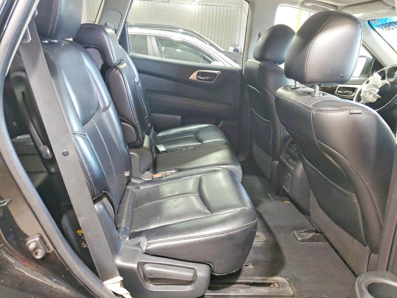 Nissan Pathfinder Platinum
