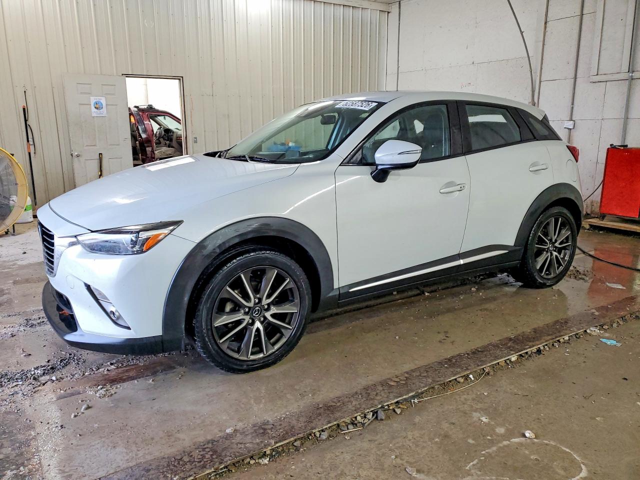 Salvage Mazda Cx Image