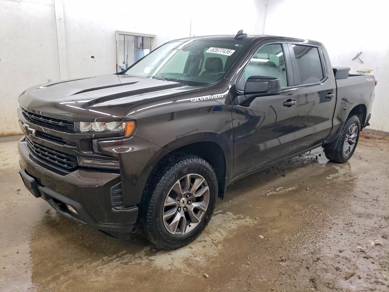 Salvage Chevrolet Silverado Image