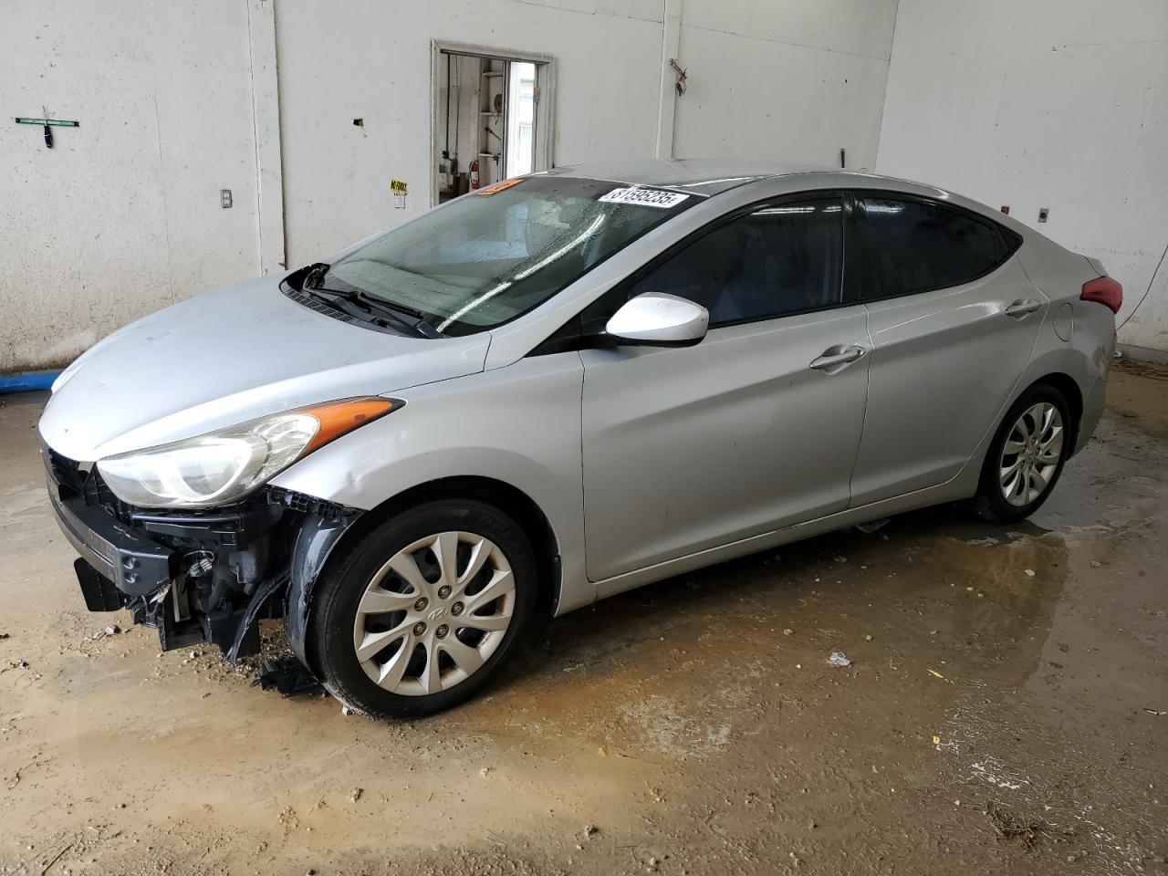 Salvage Hyundai ELANTRA Image