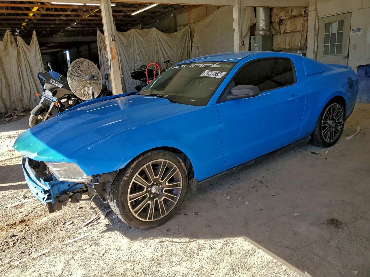 Salvage Ford Mustang Image
