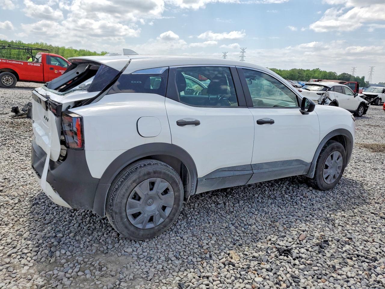 Nissan Kicks S