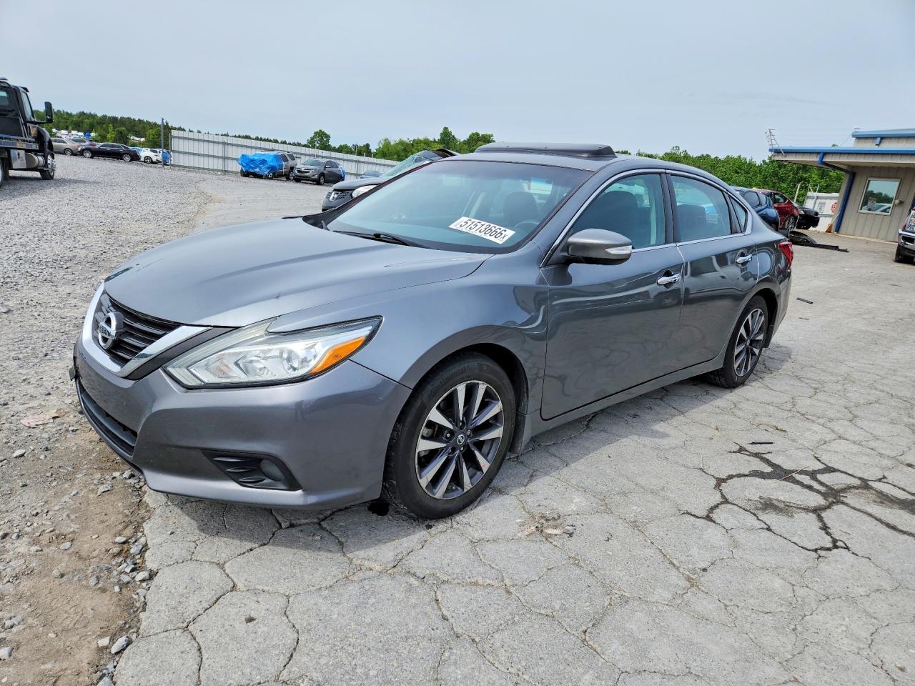Salvage Nissan Altima Image