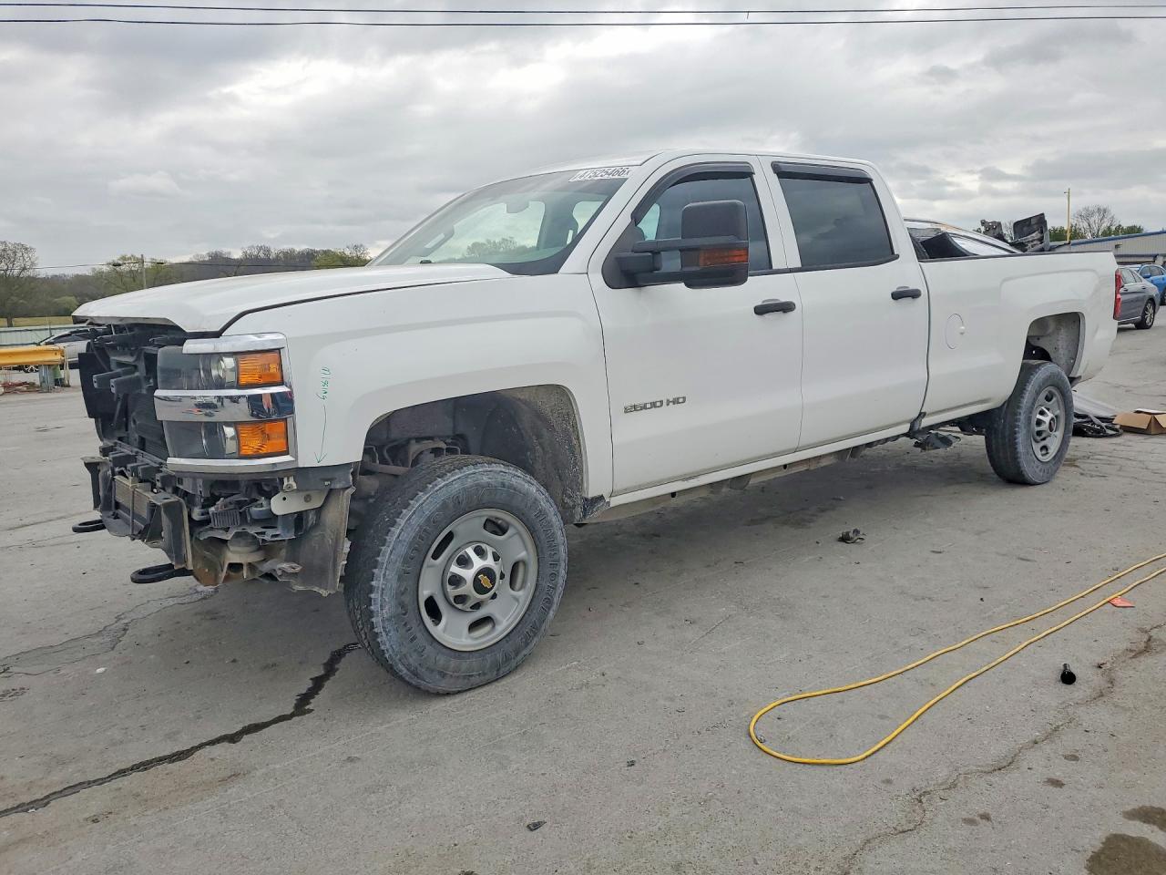 Salvage Chevrolet Silverado Image