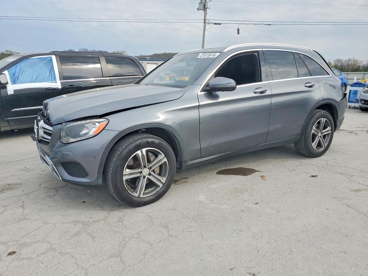 Salvage Mercedes-Benz GLC Image
