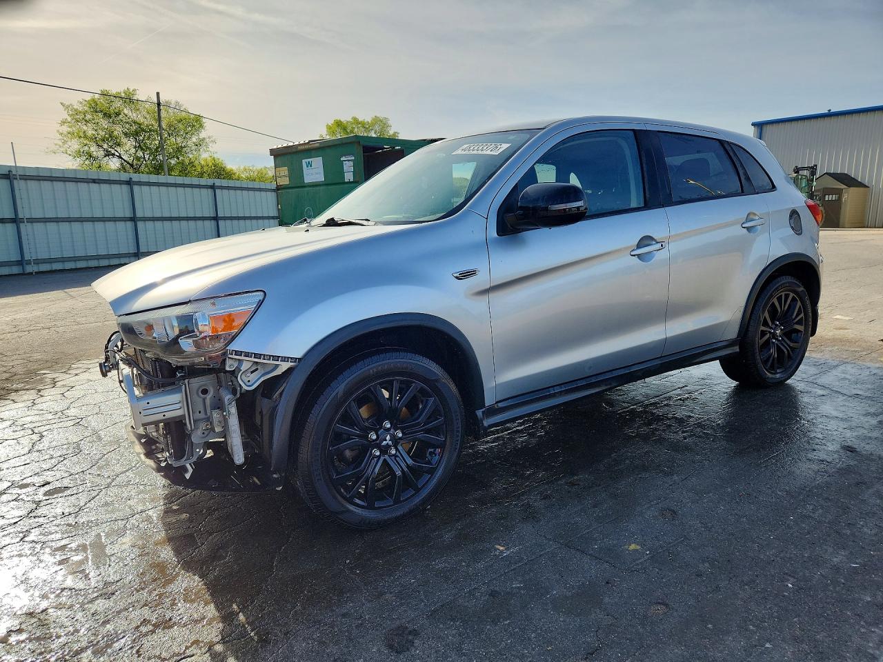 Salvage Mitsubishi Outlander Image