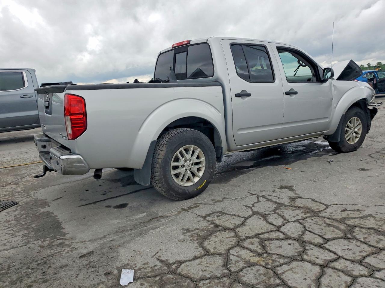 Nissan Frontier Sv