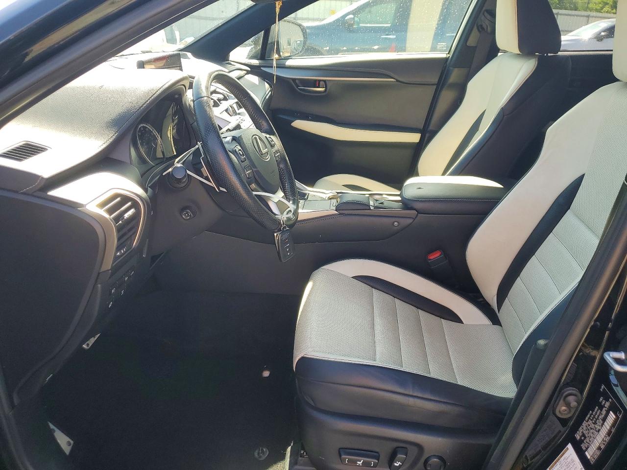Lexus NX 300 F Sport