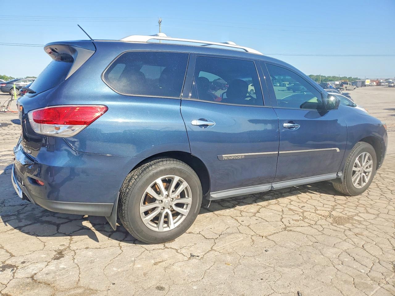 Nissan Pathfinder S