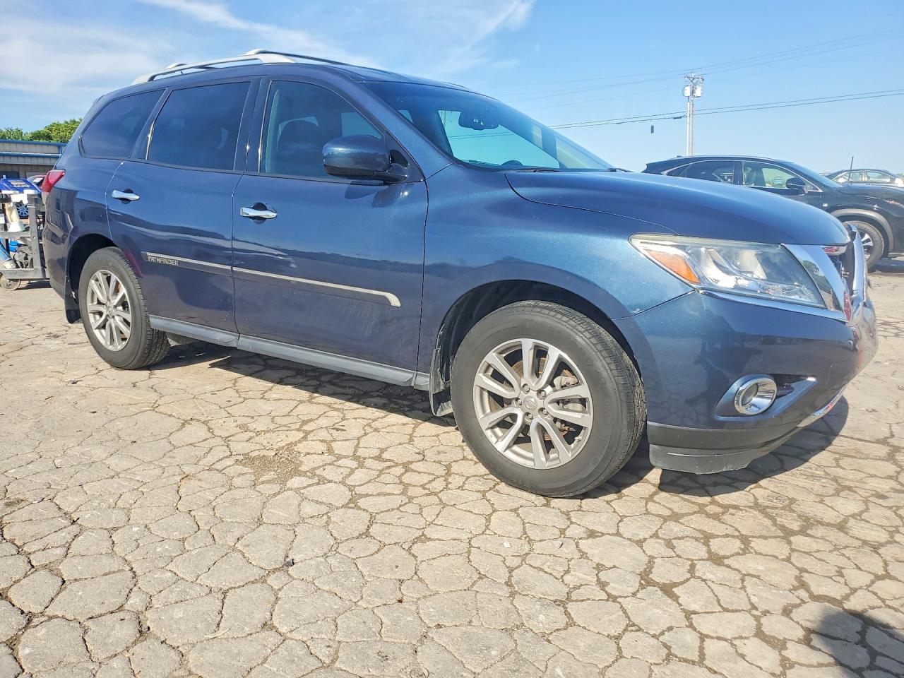 Nissan Pathfinder S