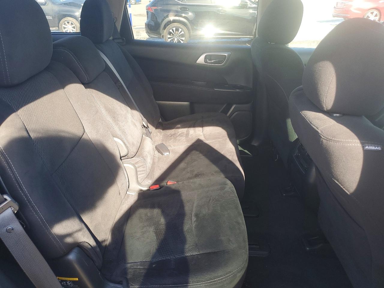 Nissan Pathfinder S