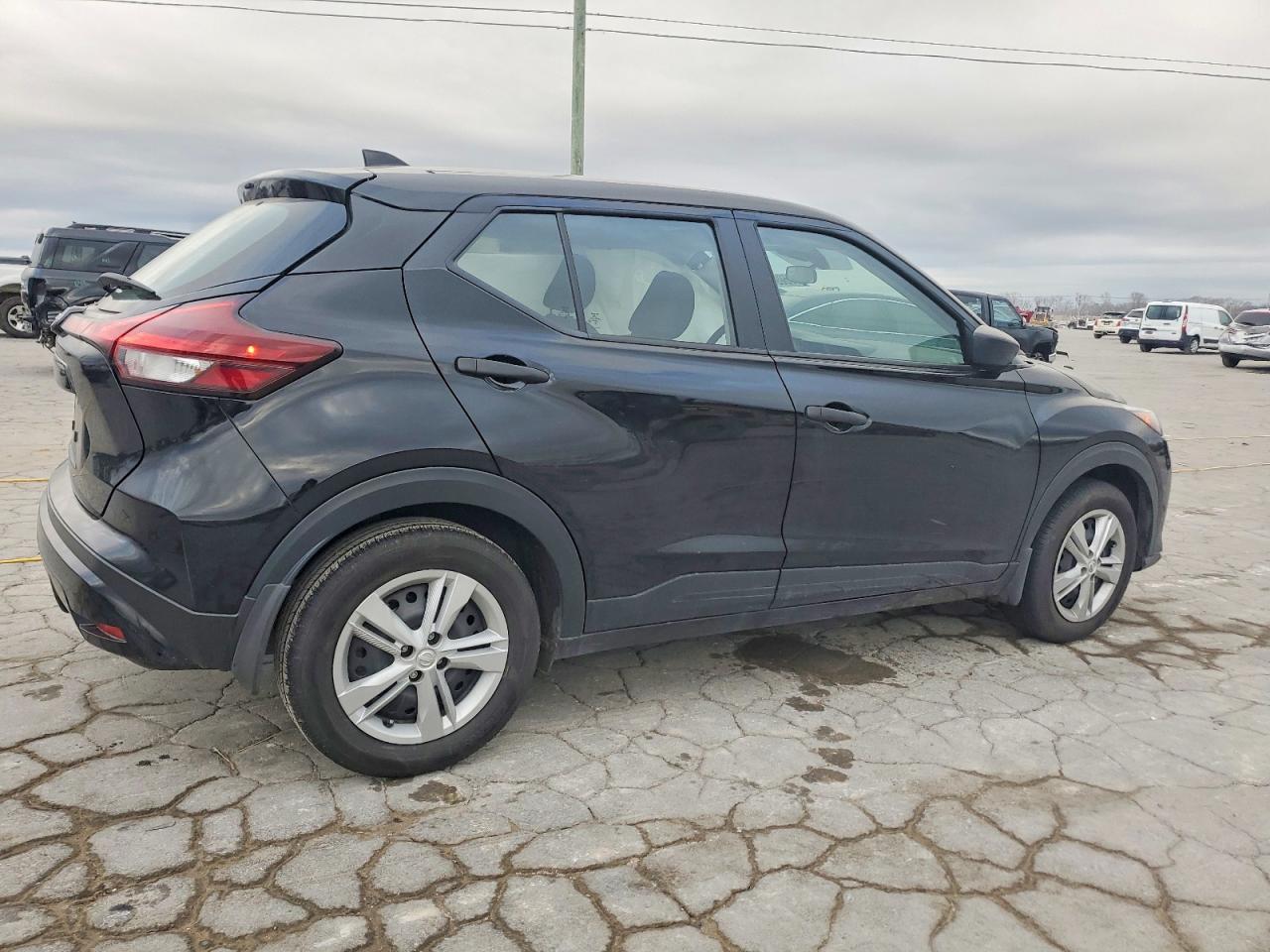 Nissan Kicks S
