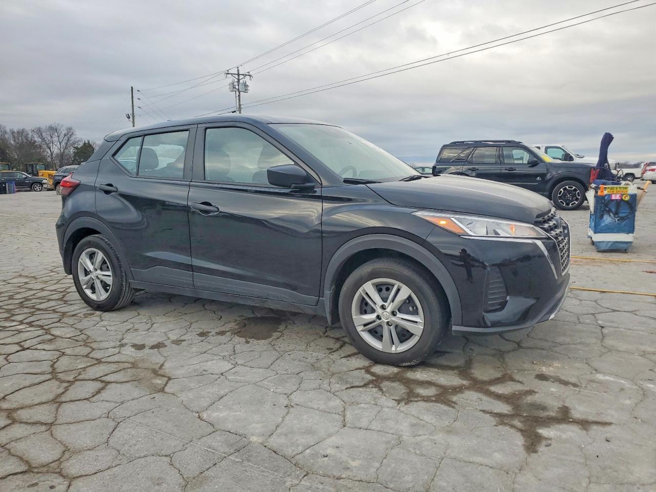 Nissan Kicks S