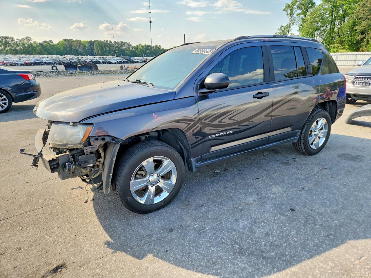 Salvage Jeep Compass Image