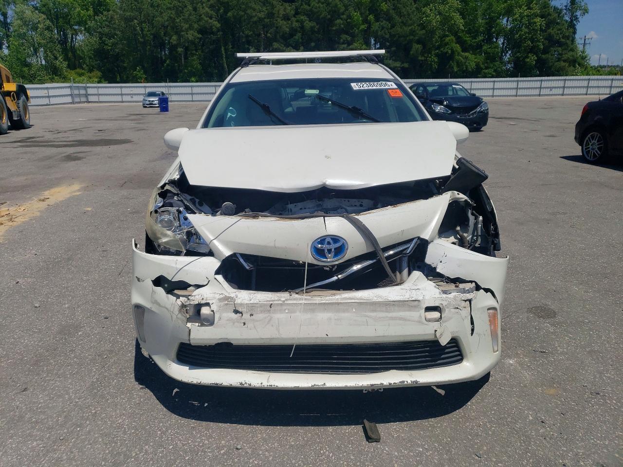 Toyota Prius v Two