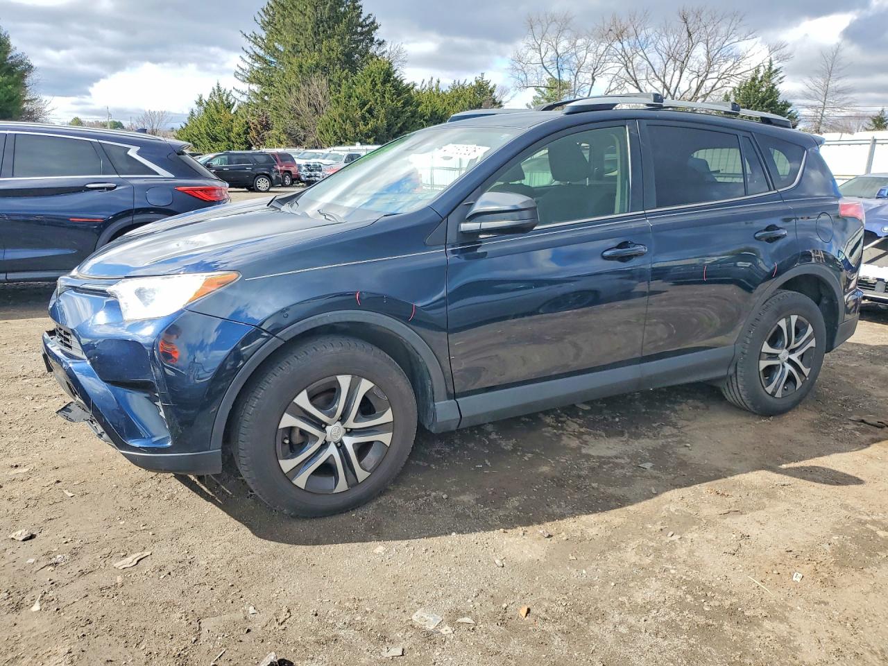 Salvage Toyota RAV4 Image