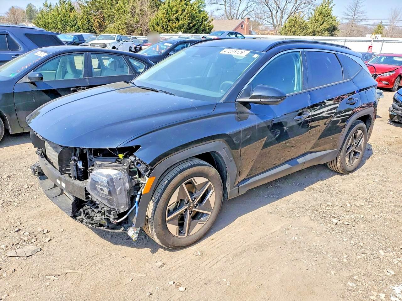 Salvage Hyundai TUCSON Image