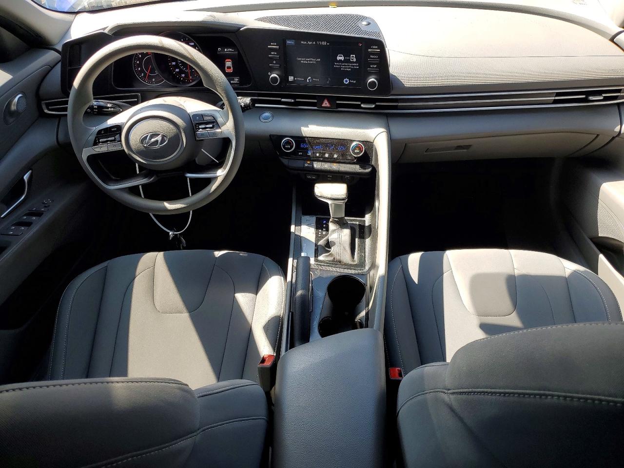 Hyundai ELANTRA Sel