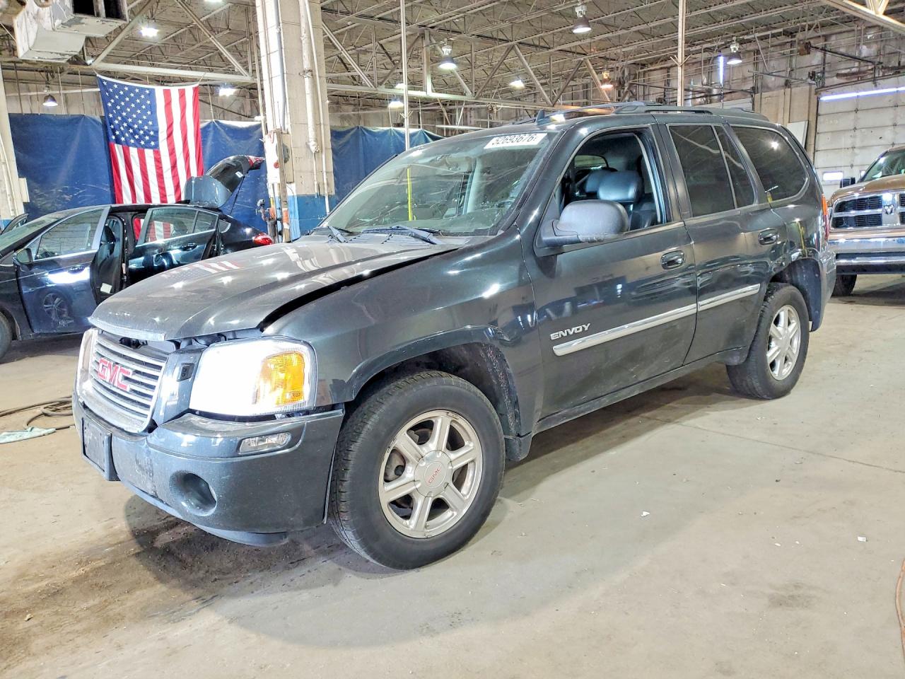 Salvage GMC Envoy Image