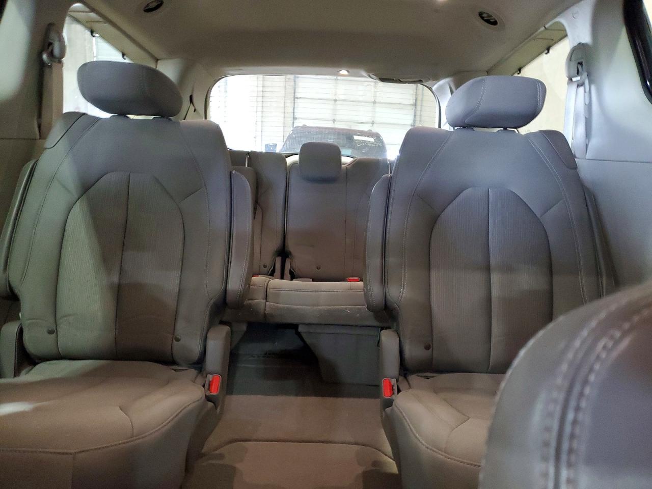 Chrysler Pacifica Touring L
