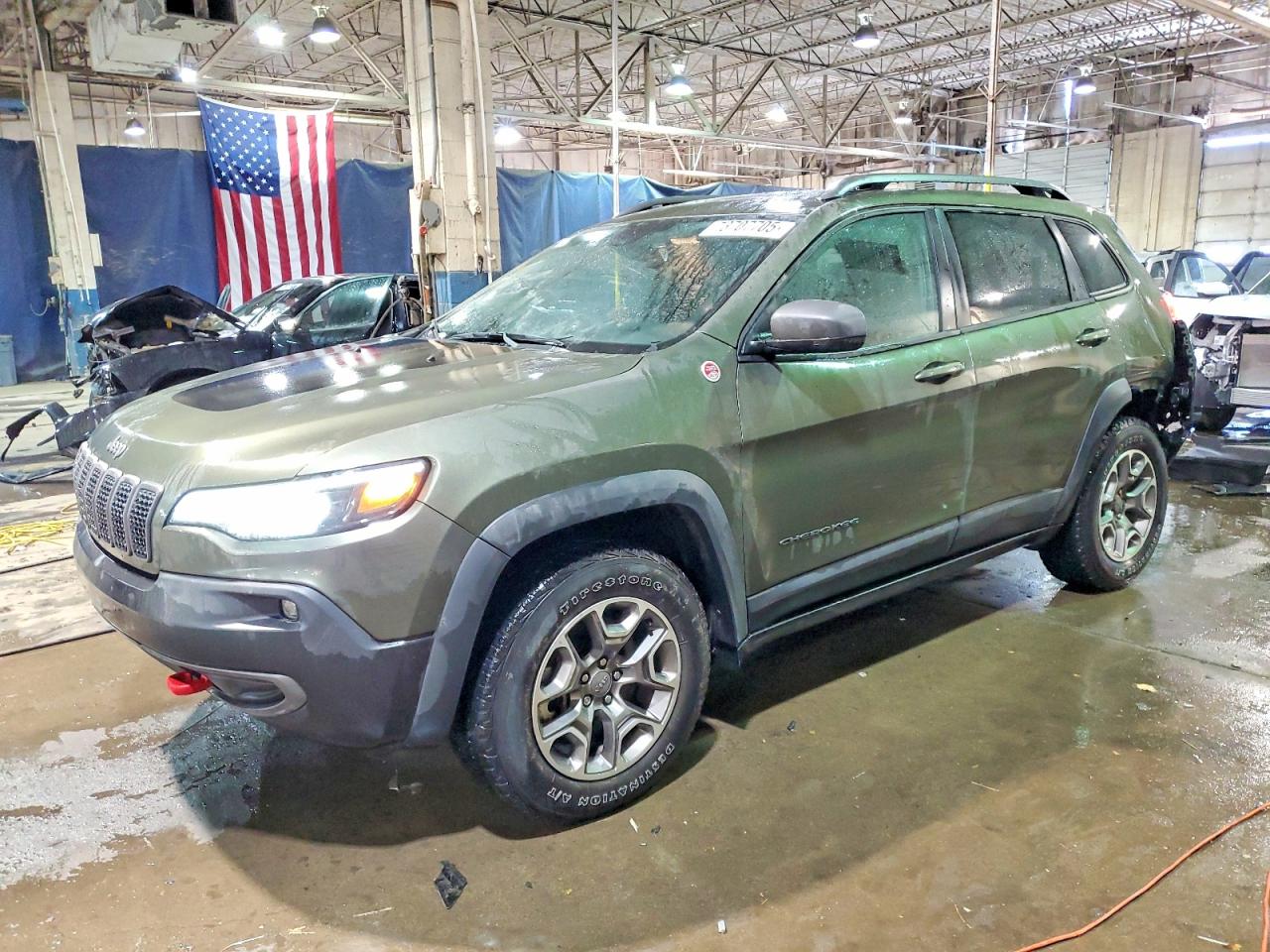 Salvage Jeep Cherokee Image