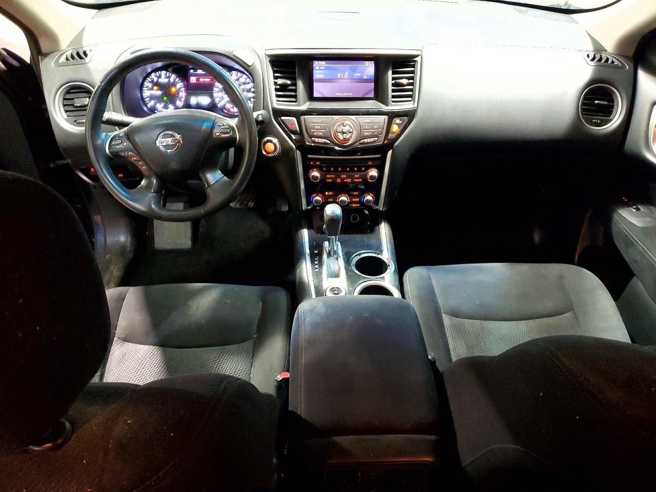 Nissan Pathfinder Sv