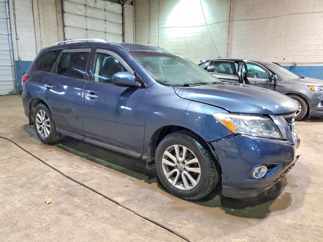Nissan Pathfinder Sv