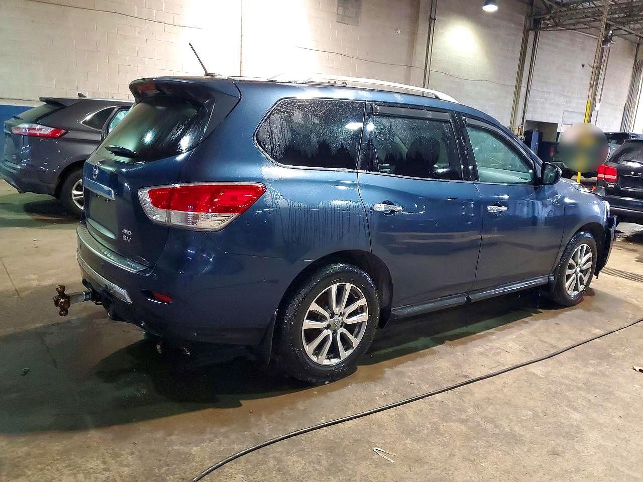 Nissan Pathfinder Sv