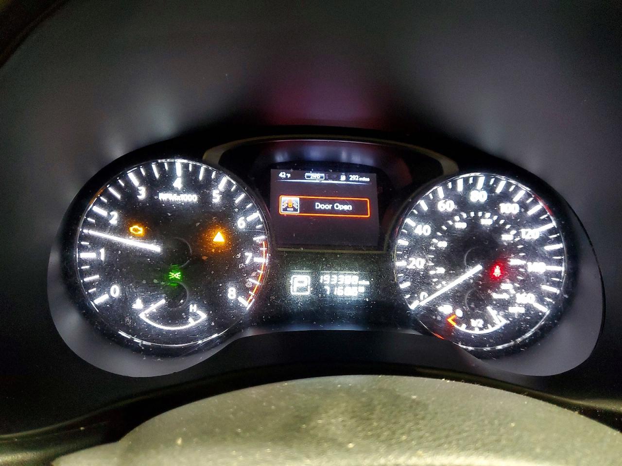Nissan Pathfinder Sv