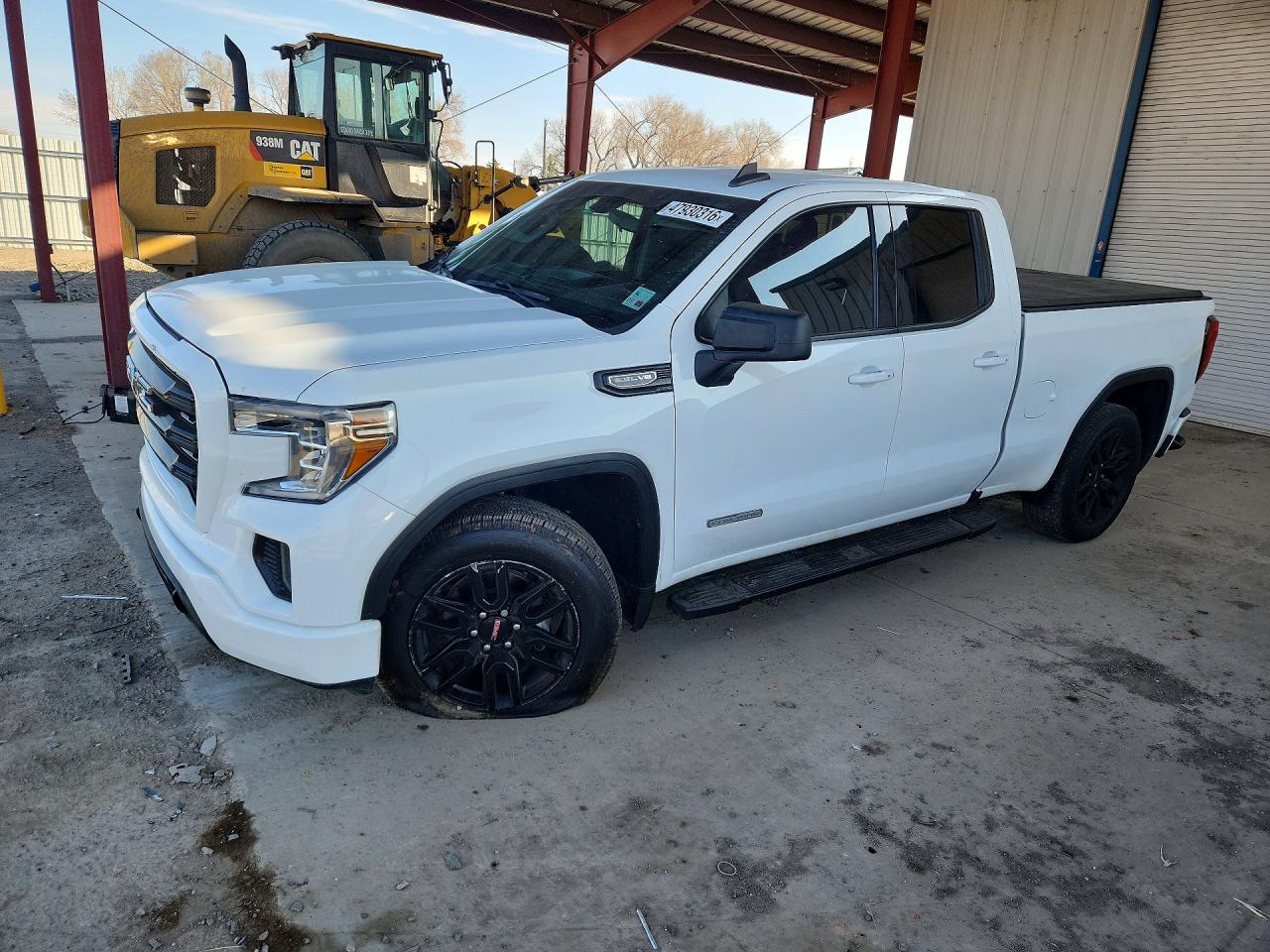 Salvage GMC Sierra Image