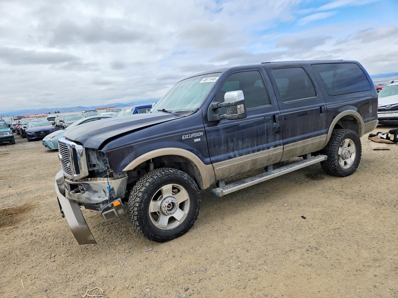 Salvage Ford Excursion Image