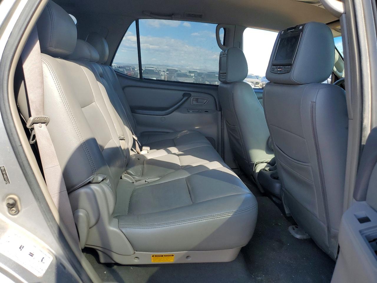 Toyota Sequoia Sr5