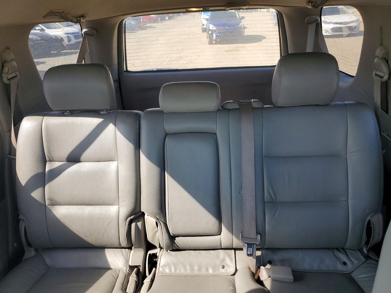 Toyota Sequoia Sr5
