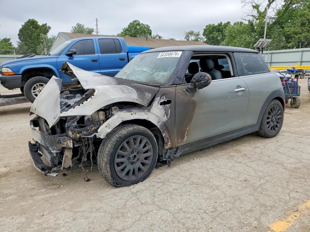 Salvage MINI Cooper Image