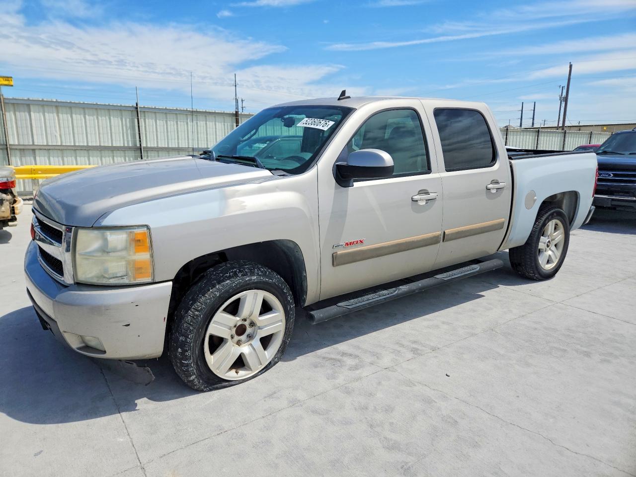 Salvage Chevrolet Silverado Image