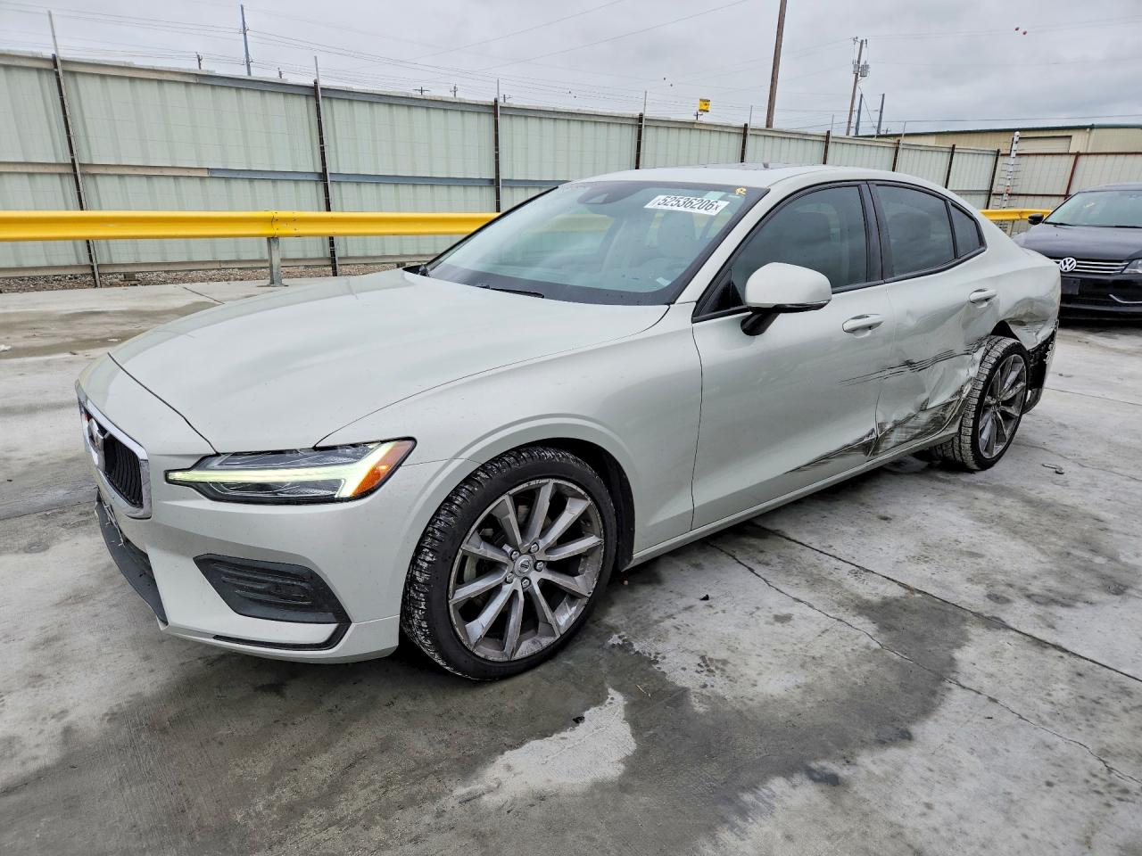 Salvage Volvo S60 Image