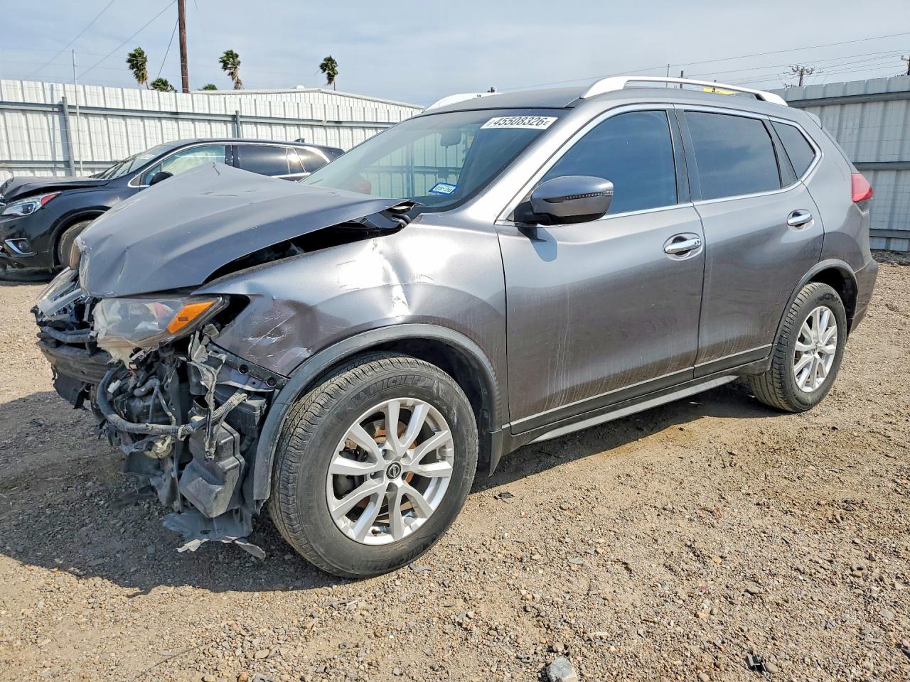 Salvage Nissan Rogue Image