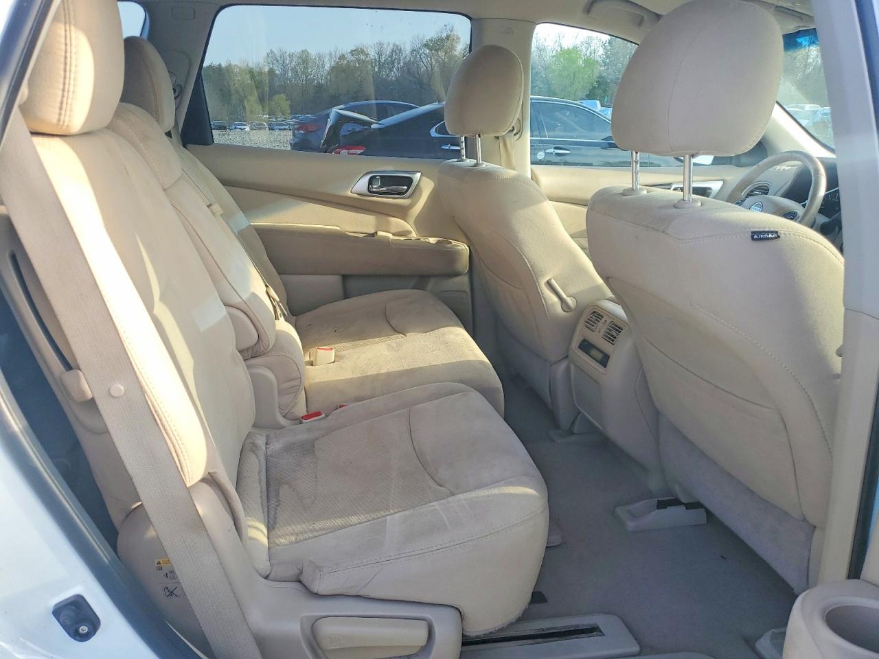 Nissan Pathfinder S