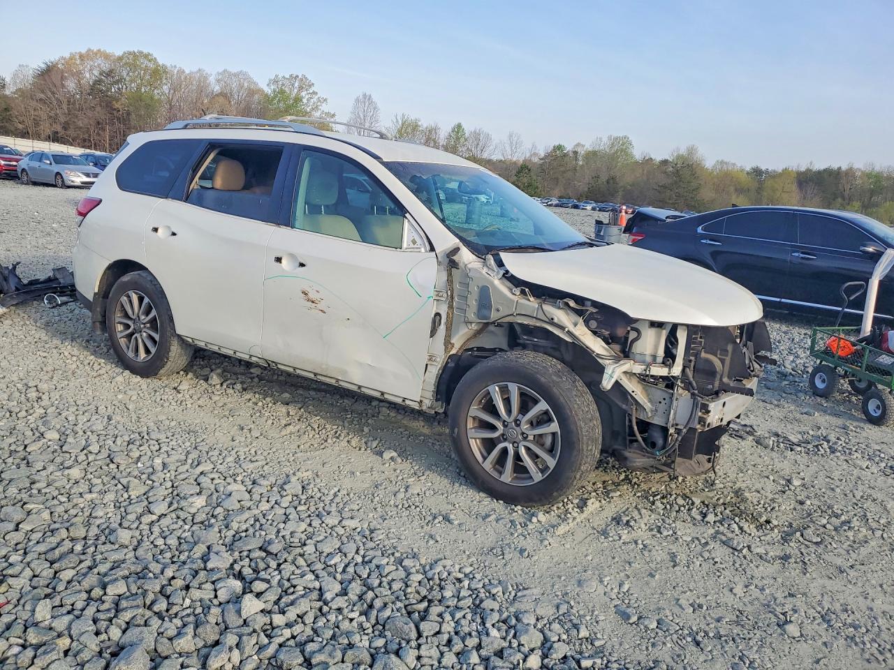 Nissan Pathfinder S