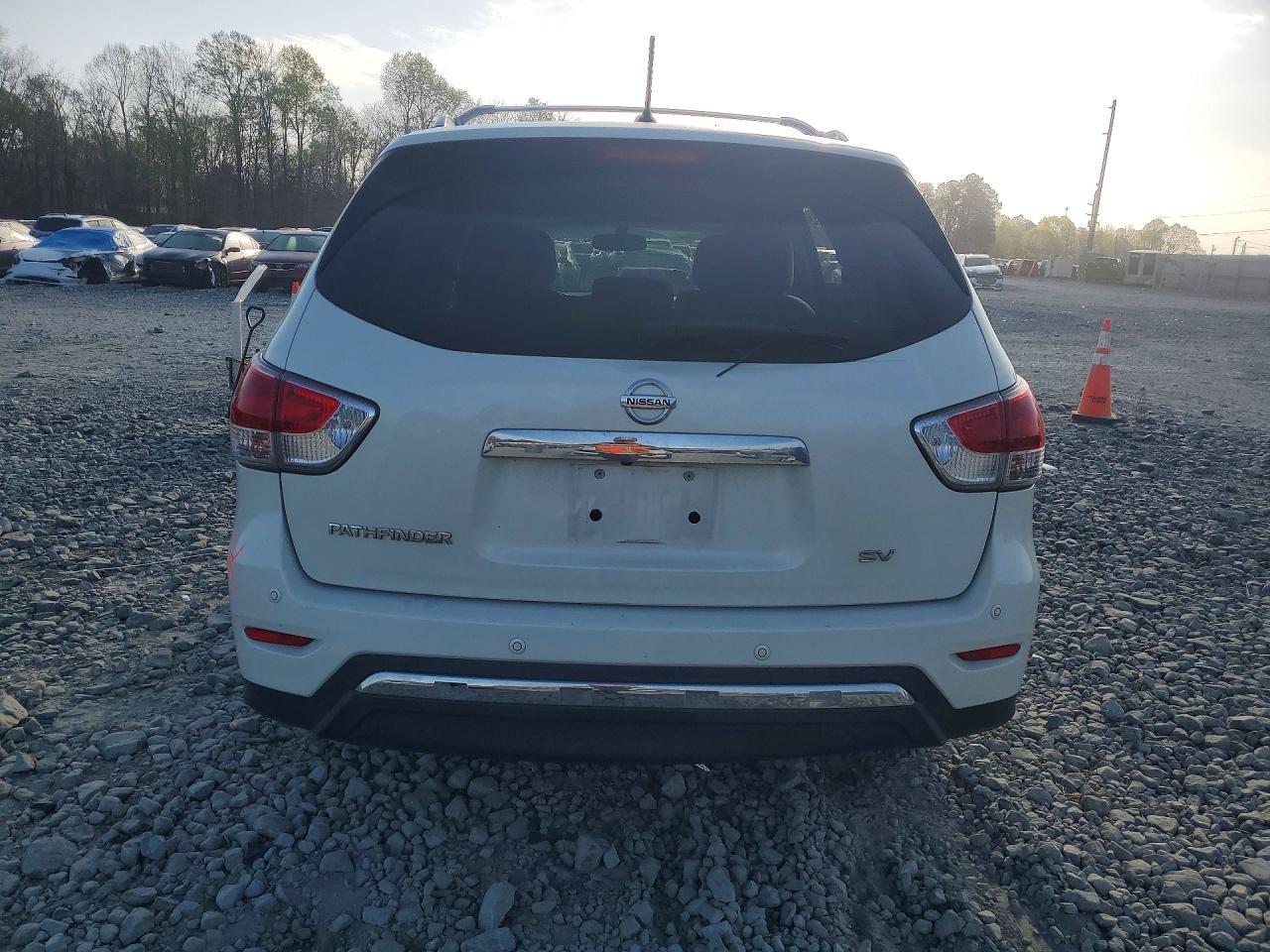 Nissan Pathfinder S