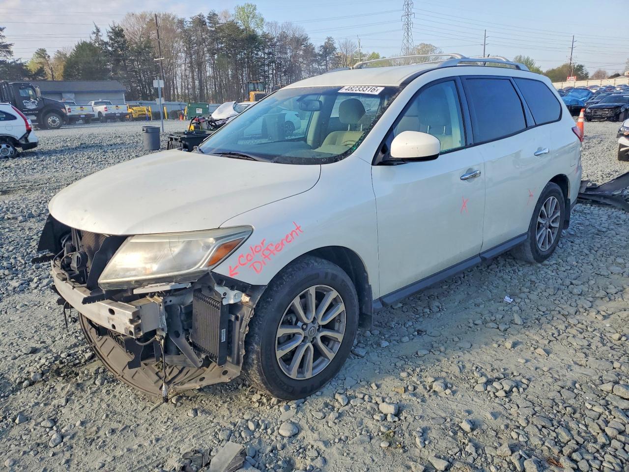 Salvage Nissan Pathfinder Image