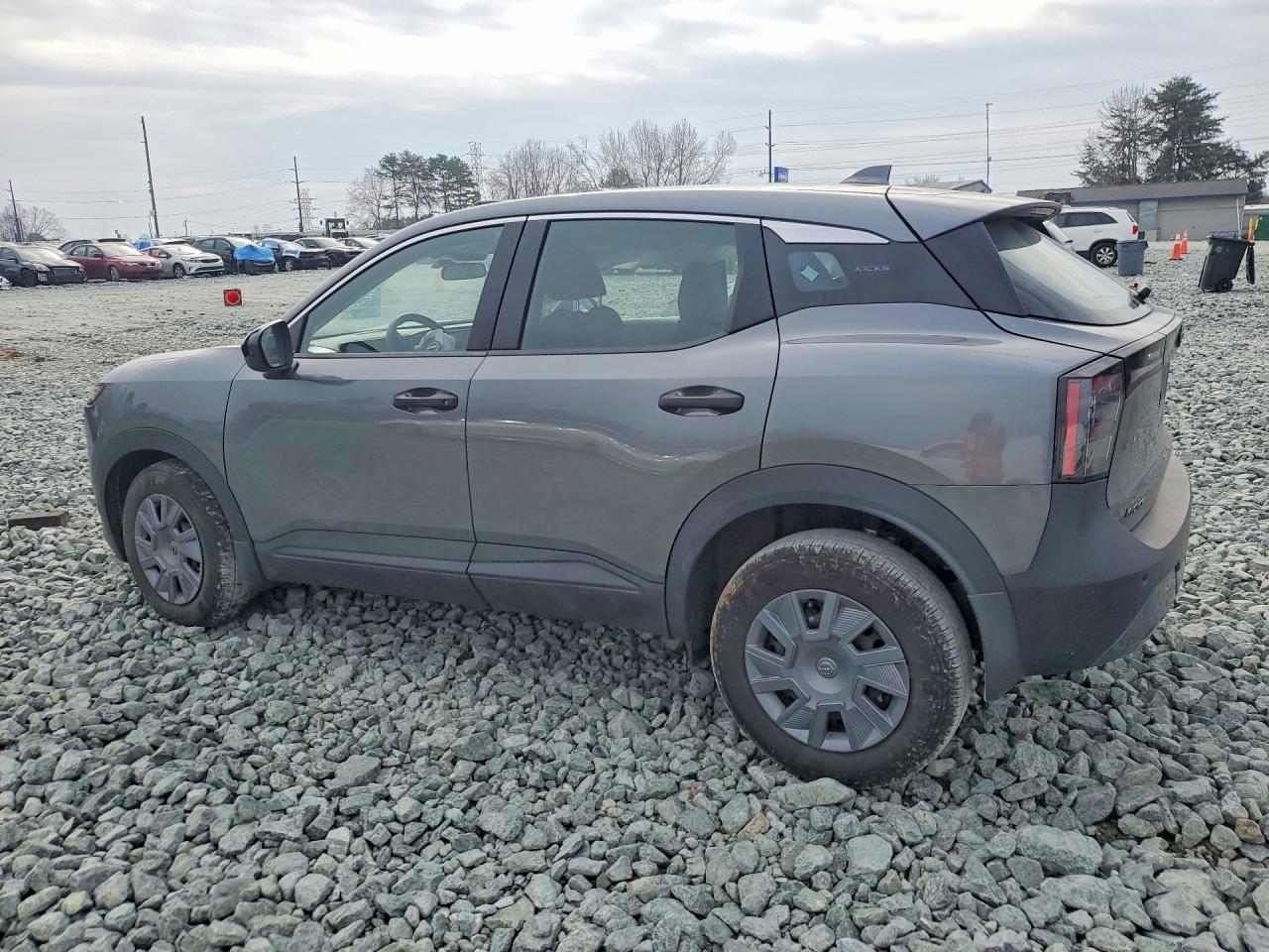 Nissan Kicks S