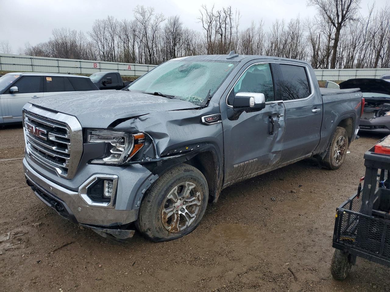 Salvage GMC Sierra Image