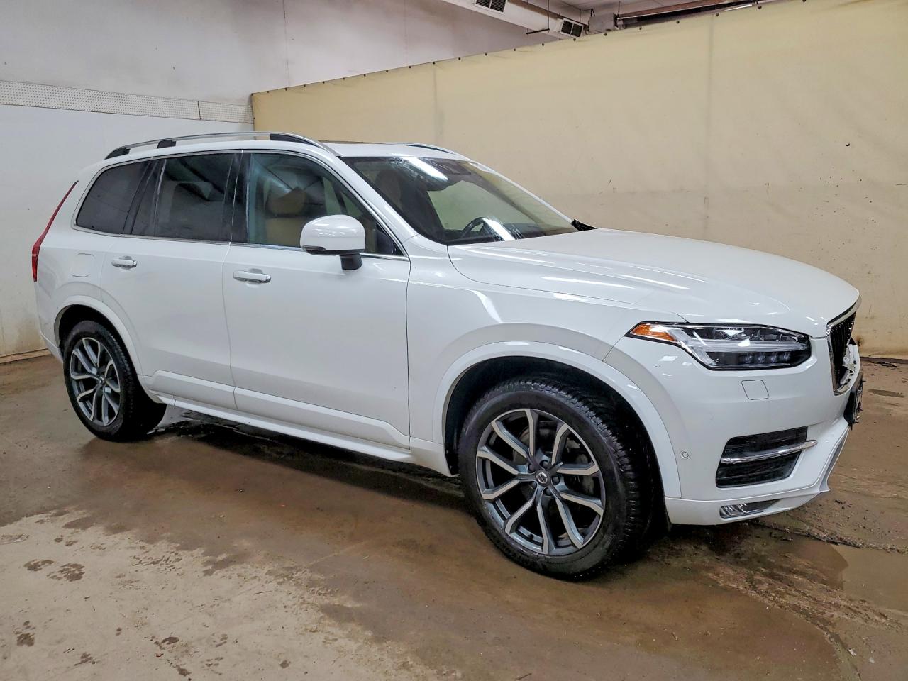 Volvo XC90 T6