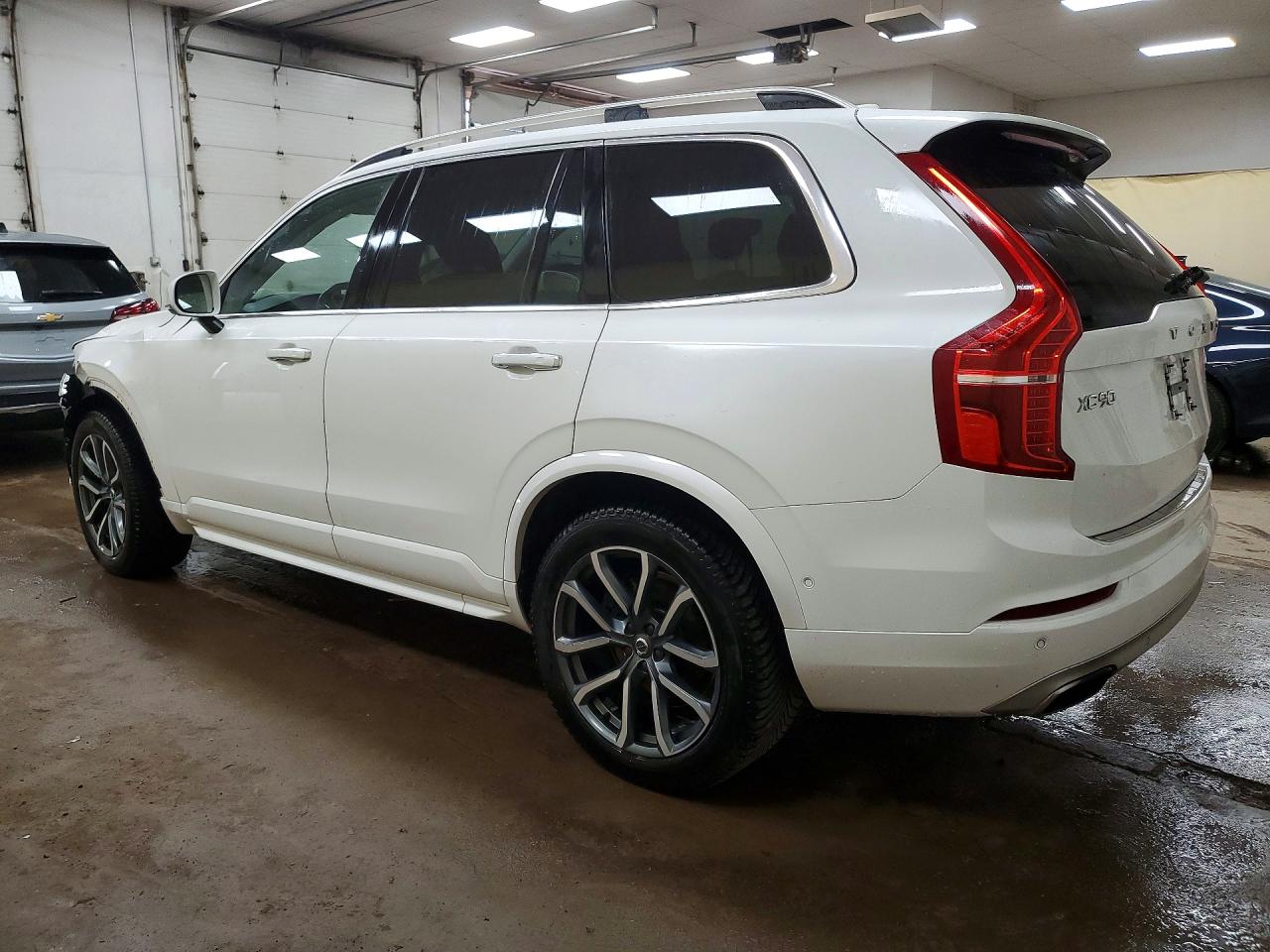 Volvo XC90 T6