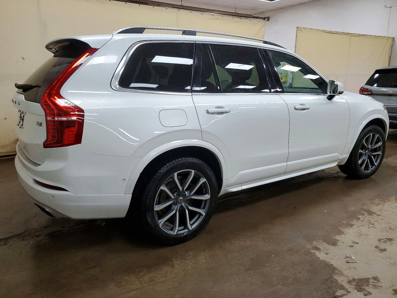 Volvo XC90 T6
