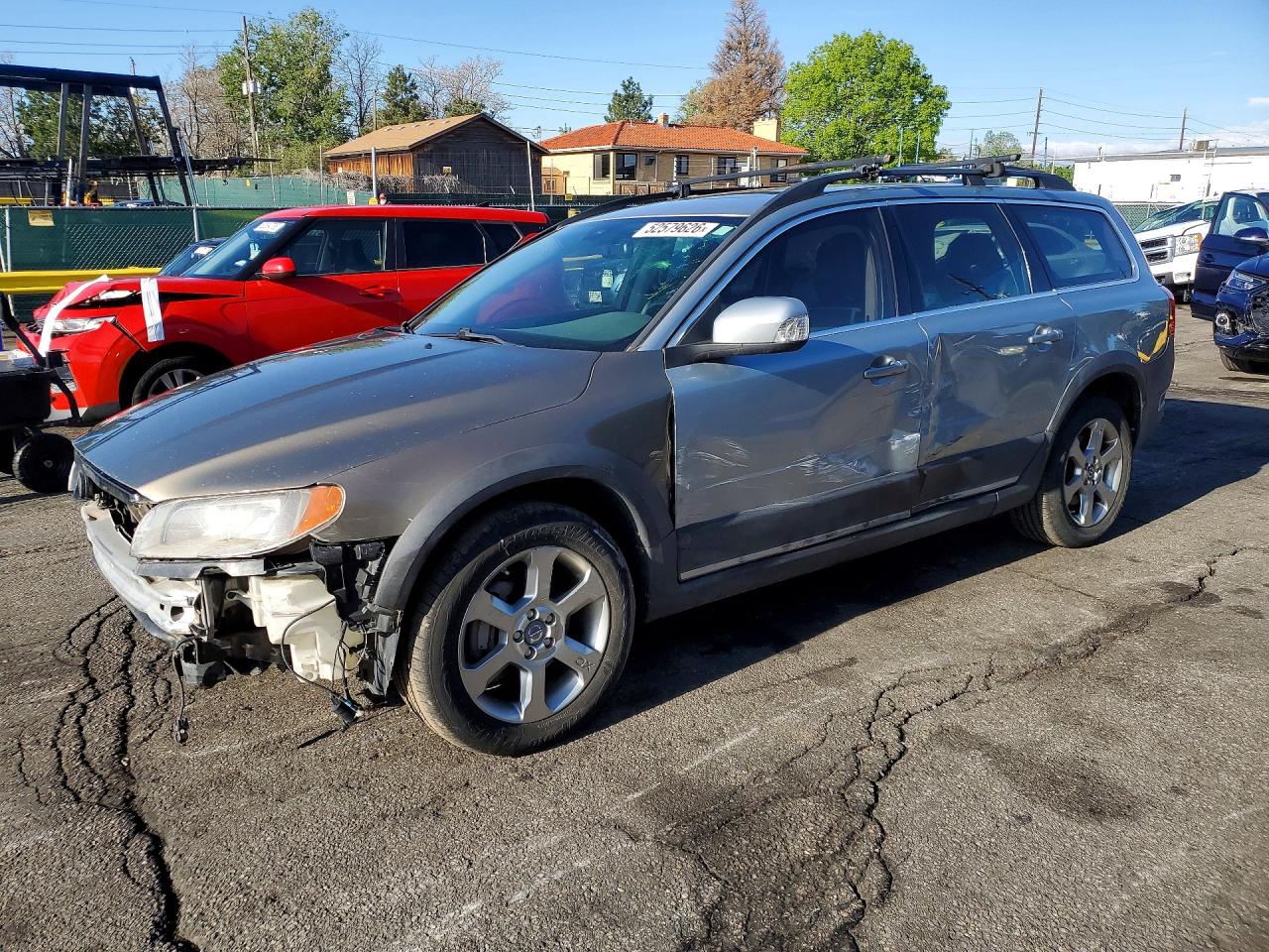 Salvage Volvo XC70 Image